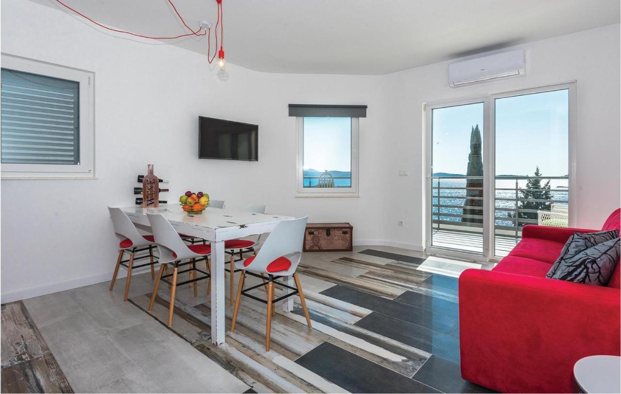 Cozy Apartment In Brodarica With Wifi Exteriér fotografie
